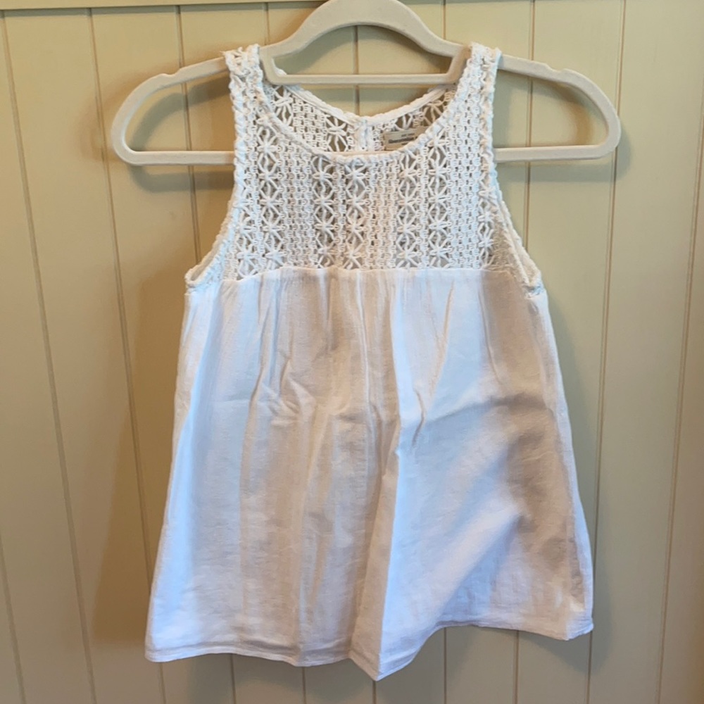 Abercrombie lightweight white sleeveless tank